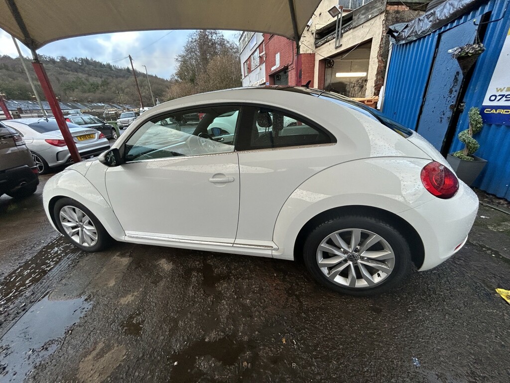 Volkswagen Beetle Hatchback 2.0 Tdi Bluemotion Tech Design 201616 BW16DAU White #4