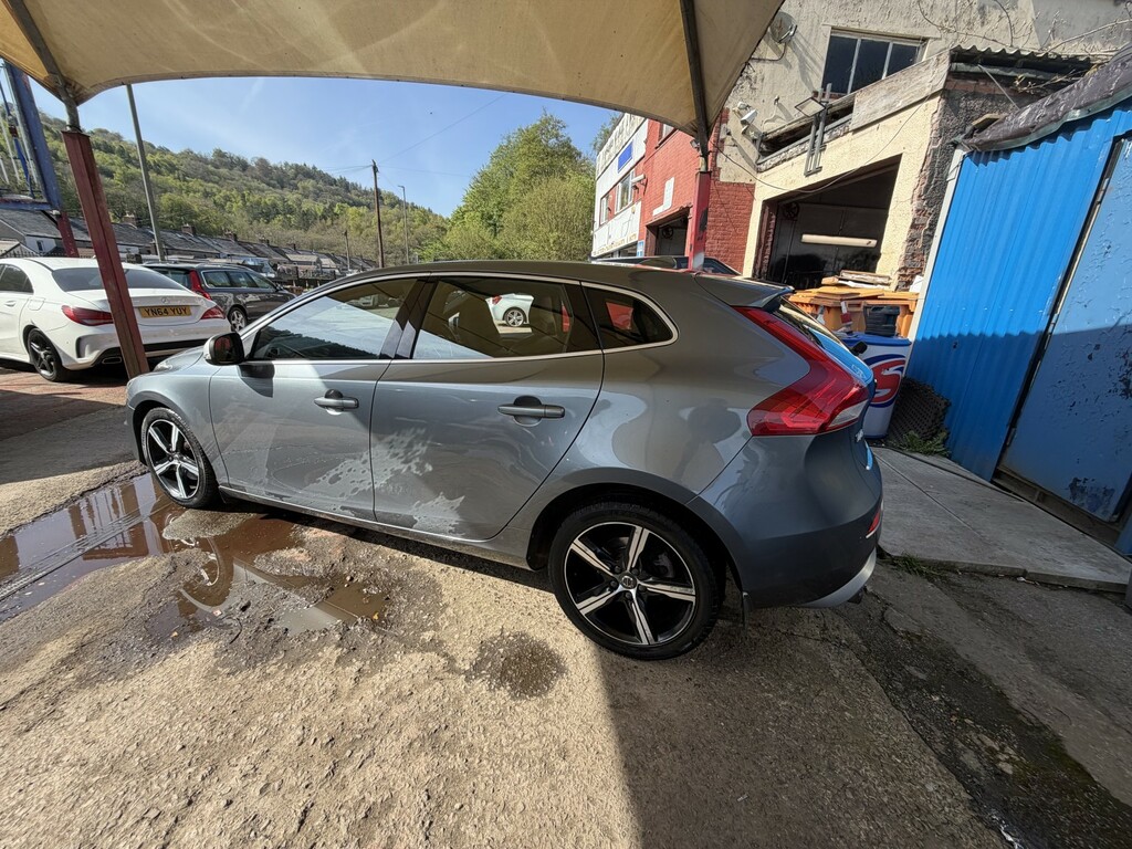 Volvo V40 Hatchback 2.0 R-design T2 201767 CY67MJF Grey #4