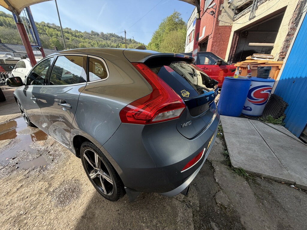 Volvo V40 Hatchback 2.0 R-design T2 201767 CY67MJF Grey #5