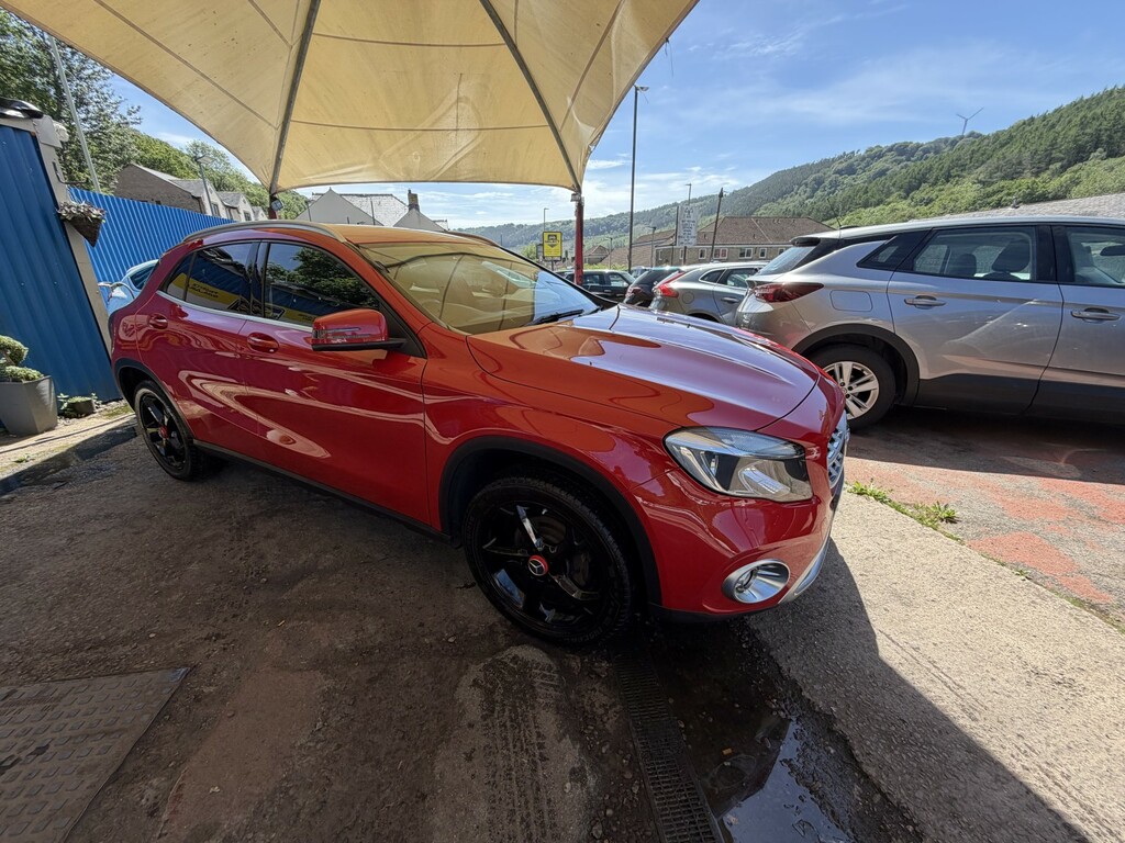 Mercedes-Benz GLA Class Suv 2.1 Gla200d Sport 201717 Red