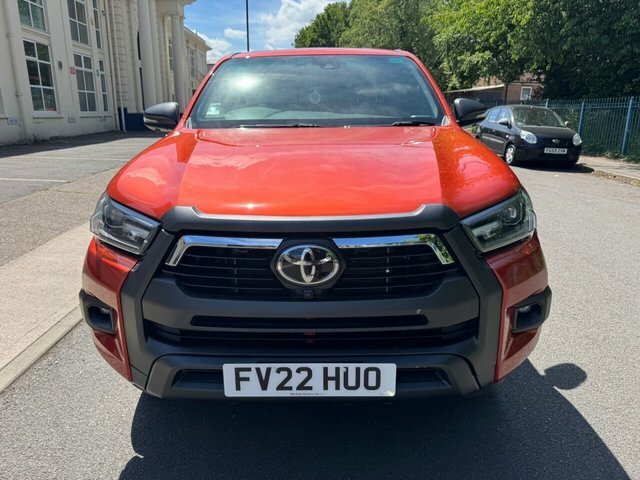 Toyota HILUX D-4d Invincible X Pickup FV22HUO Orange #4