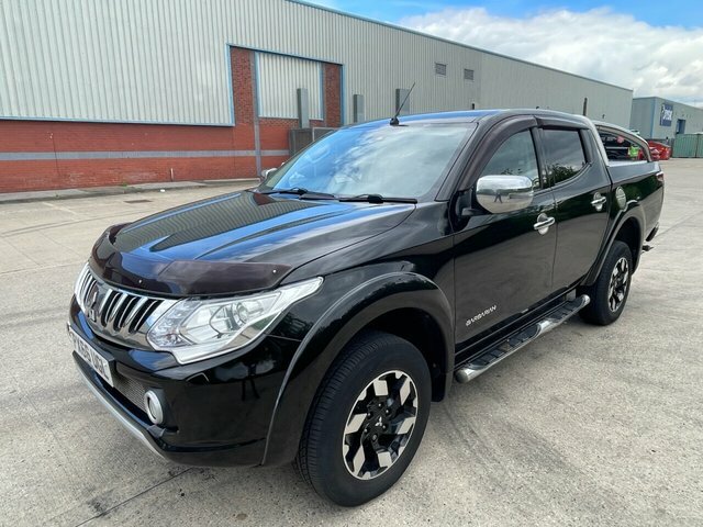 Mitsubishi L200 Di-d Dc Barbarian Pickup PX66UGL Black #2