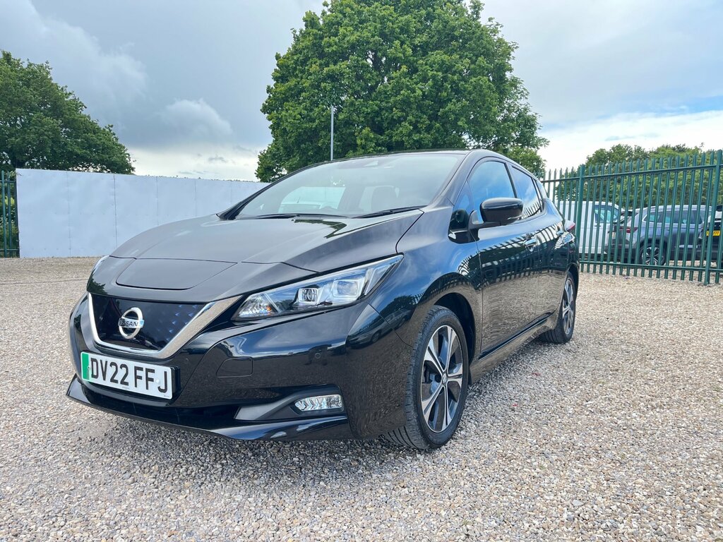 Nissan Leaf 40Kwh Tekna Hatchback 150 Ps DV22FFJ Black #4