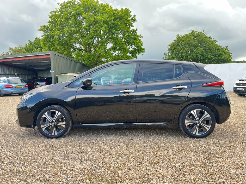 Nissan Leaf 40Kwh Tekna Hatchback 150 Ps DV22FFJ Black #5