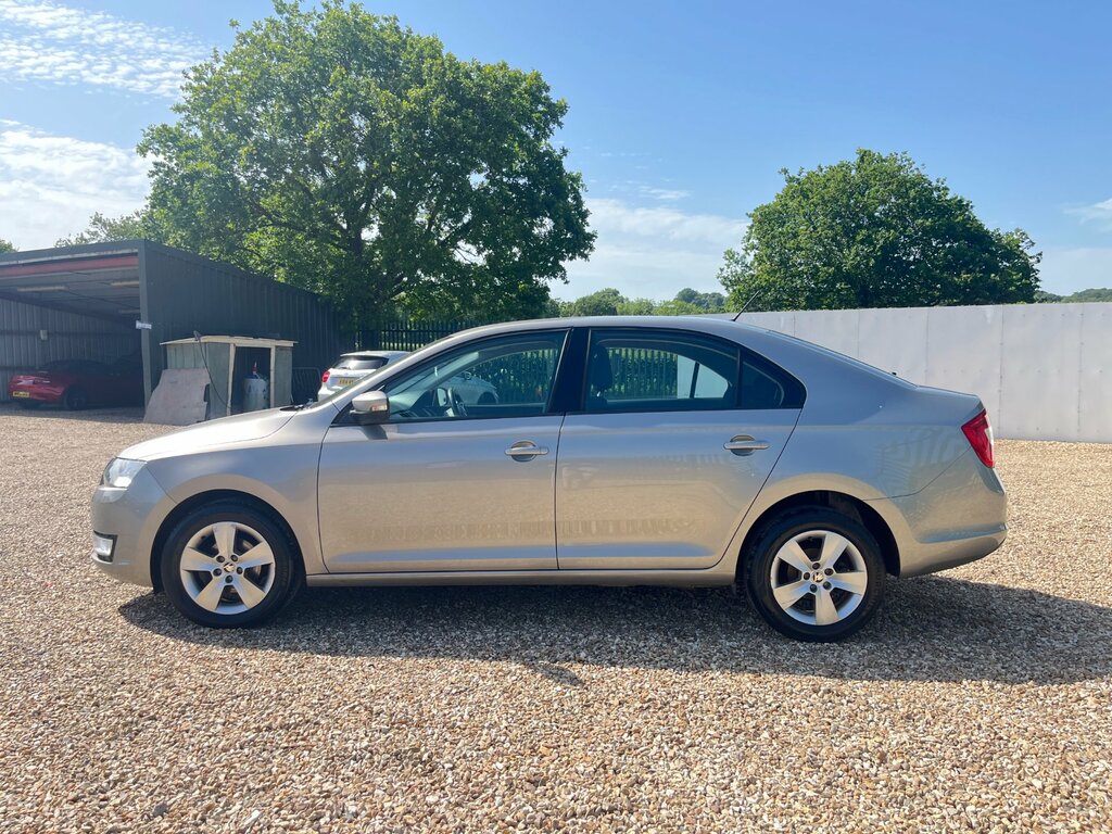 Skoda Rapid 1.2 Tsi Se Hatchback Euro 6 Ss Beige #5