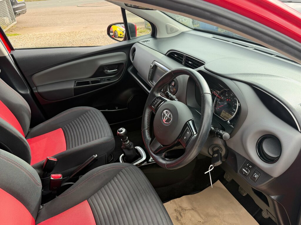 Toyota Yaris 1.33 Dual Vvt-i Sport Hatchback Red #2