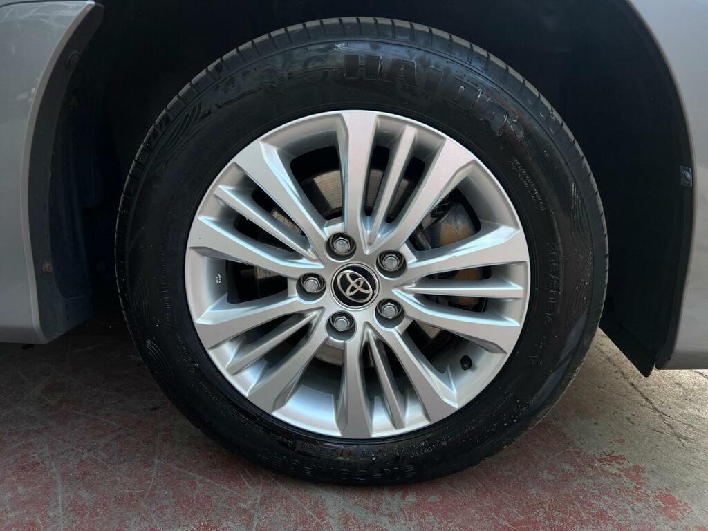 Toyota Estima Hatchback Silver #41