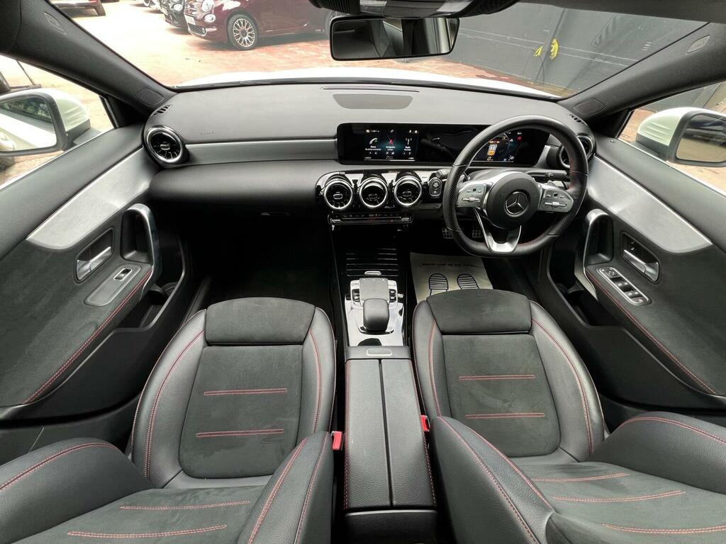 Mercedes-Benz A Class 1.3 A180 Amg Line 7G-dct Euro 6 Ss White #2