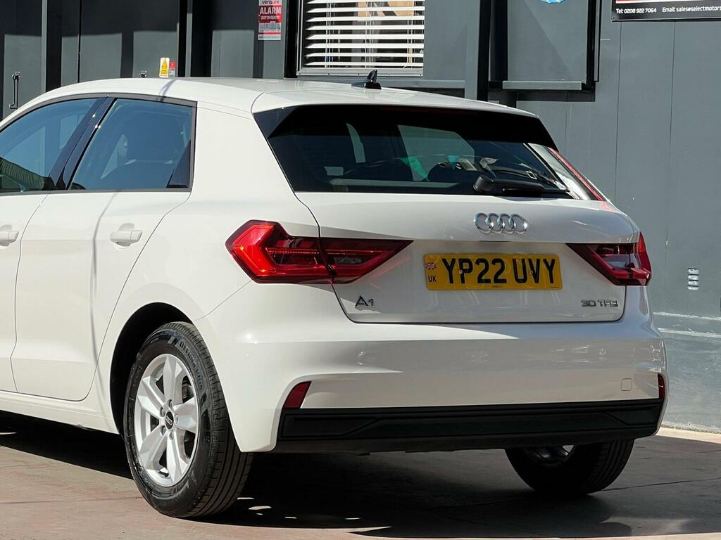 Audi A1 1.0 Tfsi 30 Technik Sportback Euro 6 Ss YP22UVY White #4