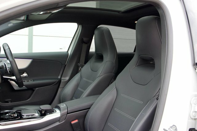 Mercedes-Benz A Class 2022 2.0 A35 Amg Premium Plus 7G-dct 4Matic Euro White #4
