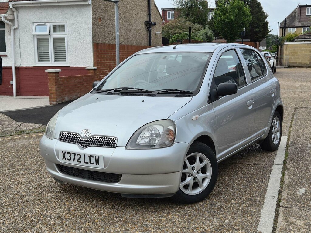 Toyota Yaris 1.3 Gls 84 Bhp Silver #6