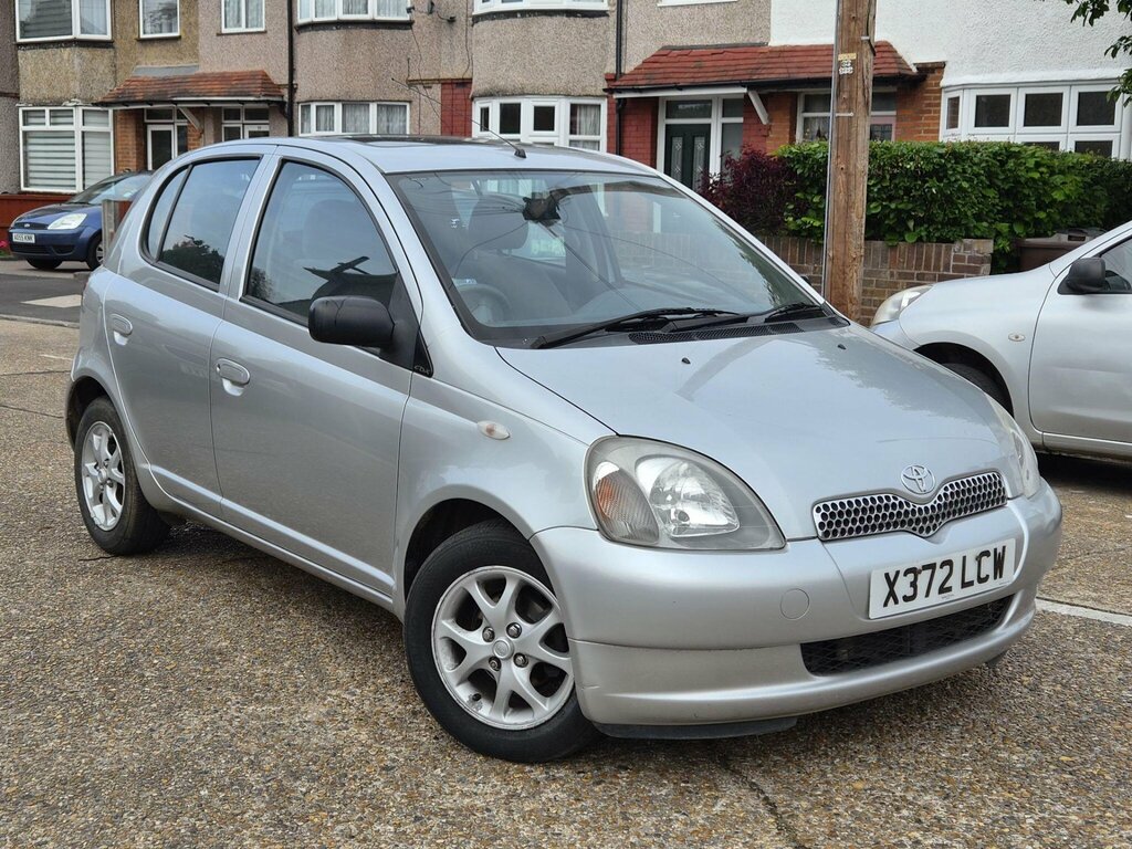 Toyota Yaris 1.3 Gls 84 Bhp Silver #7