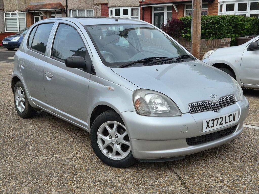 Toyota Yaris 1.3 Gls 84 Bhp Silver #1