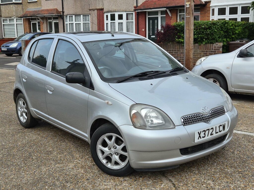 Toyota Yaris 1.3 Gls 84 Bhp Silver #5