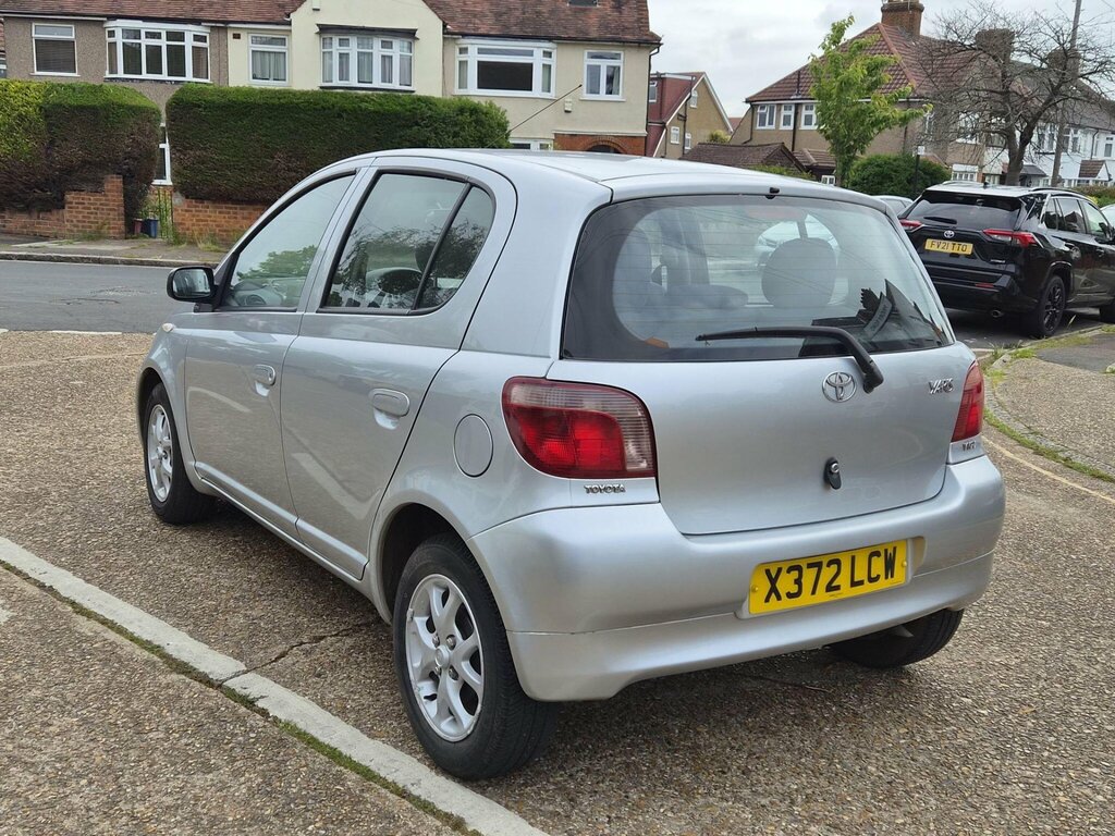 Toyota Yaris 1.3 Gls 84 Bhp Silver #12
