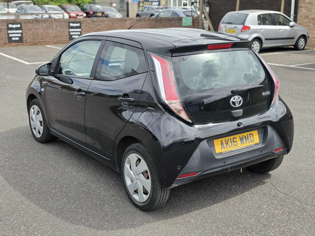 Toyota Aygo 1.0 Vvt-i X-play X-shift Euro 6 AK16WMD Black #3