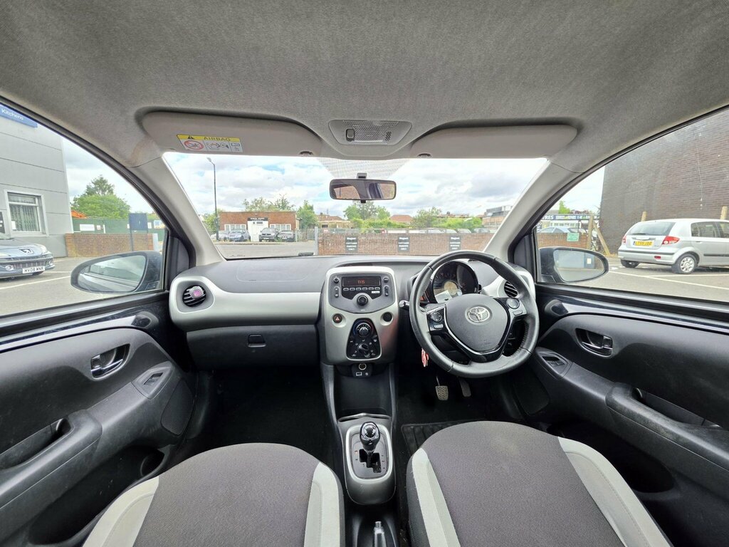 Toyota Aygo 1.0 Vvt-i X-play X-shift Euro 6 AK16WMD Black #4