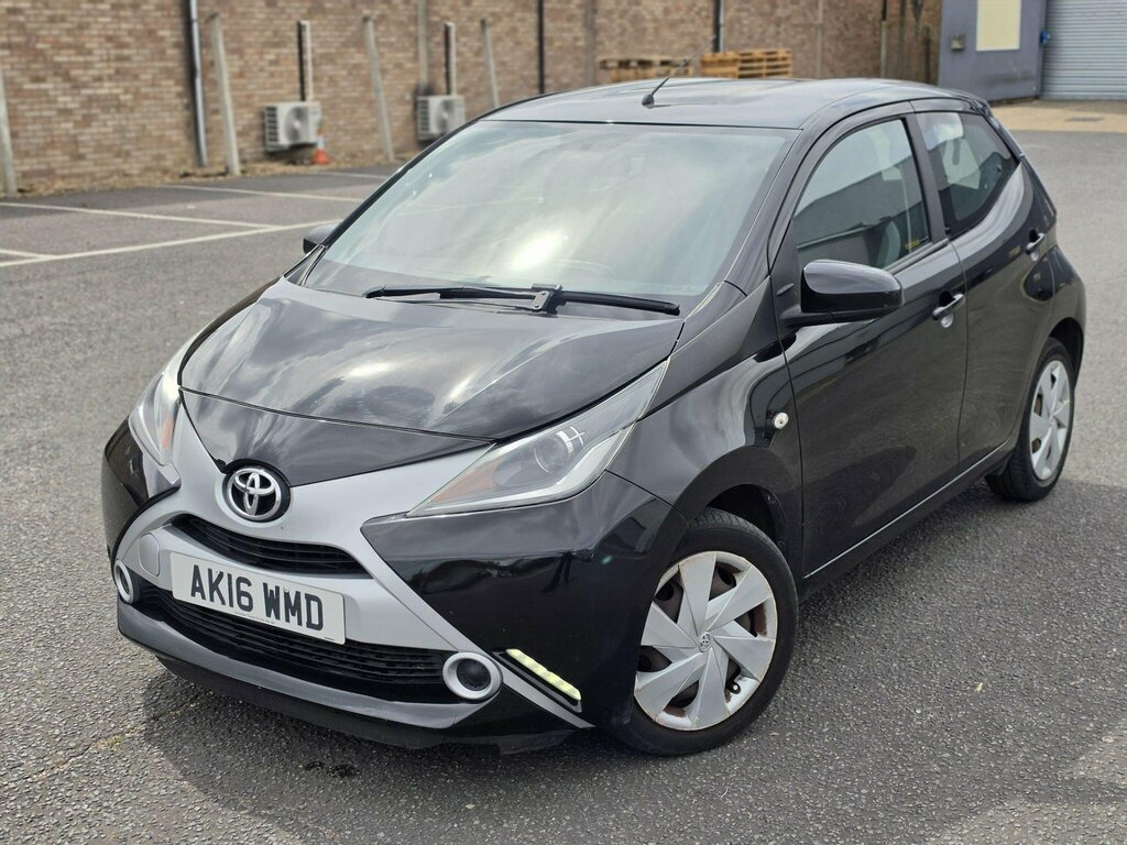 Toyota Aygo 1.0 Vvt-i X-play X-shift Euro 6 AK16WMD Black #2