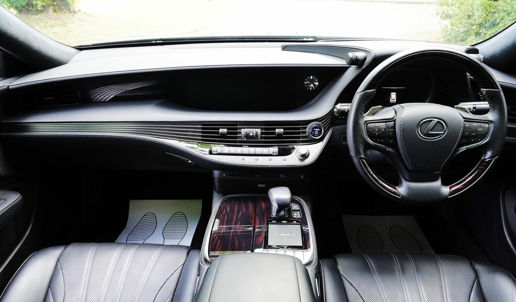 Lexus LS Ls 500H Premier 4X4 Brown #26
