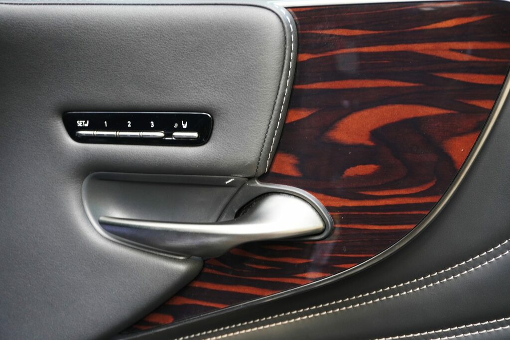 Lexus LS Ls 500H Premier 4X4 Brown #17