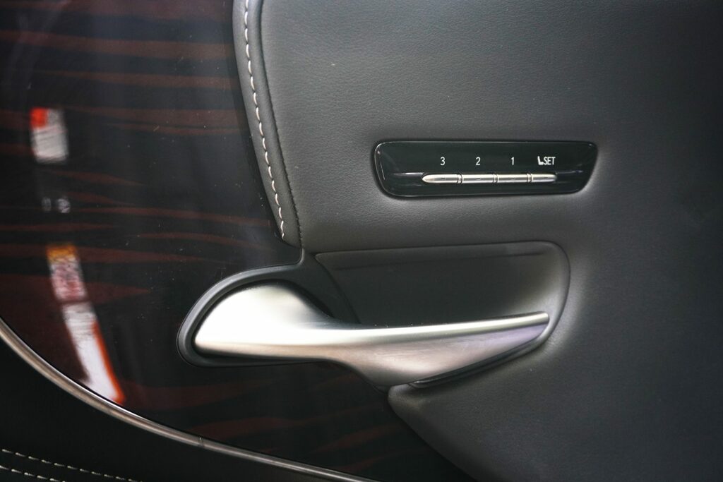 Lexus LS Ls 500H Premier 4X4 Brown #65