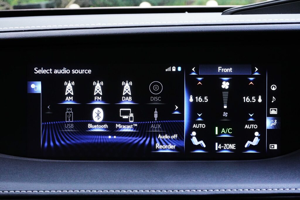 Lexus LS Ls 500H Premier 4X4 Brown #31
