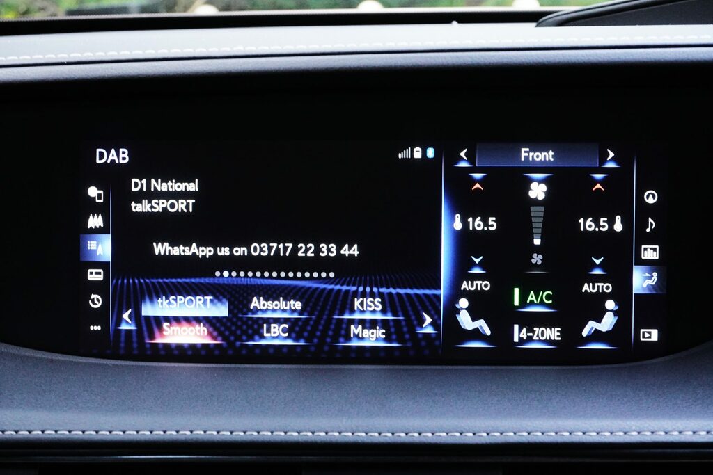 Lexus LS Ls 500H Premier 4X4 Brown #30