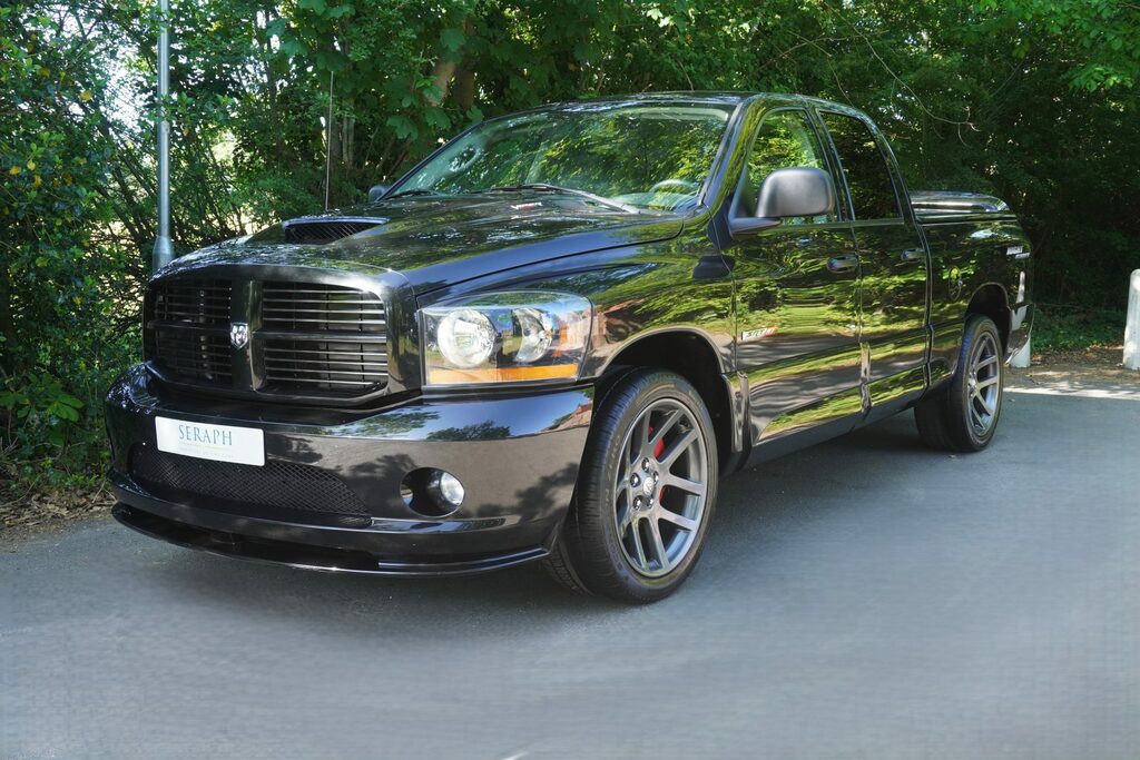 Dodge RAM 8.3 V10 Srt10 Black