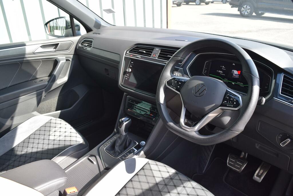 Volkswagen Tiguan 1.5 Tsi 150 R-line Dsg VN23OAC Grey #3
