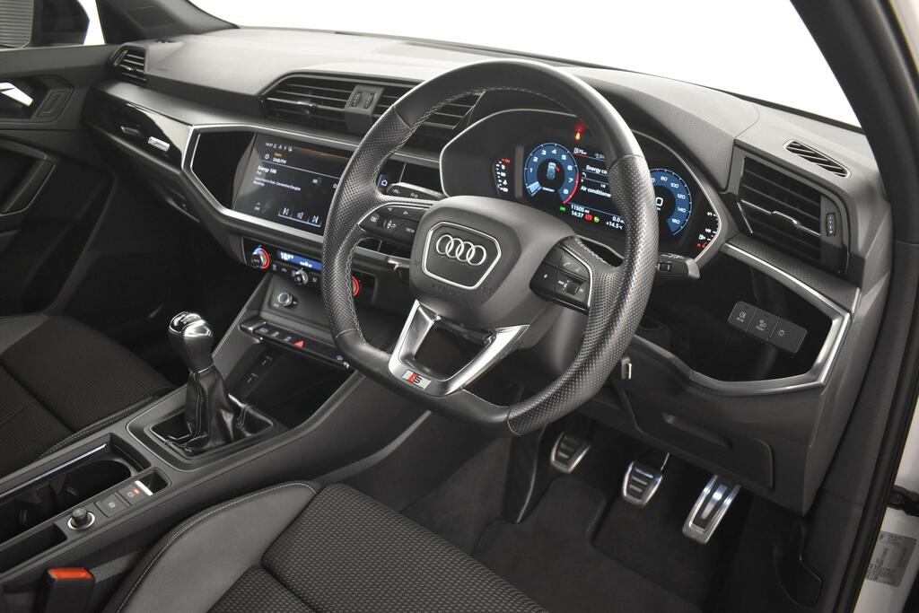 Audi Q3 35 Tfsi Black Edition White #3