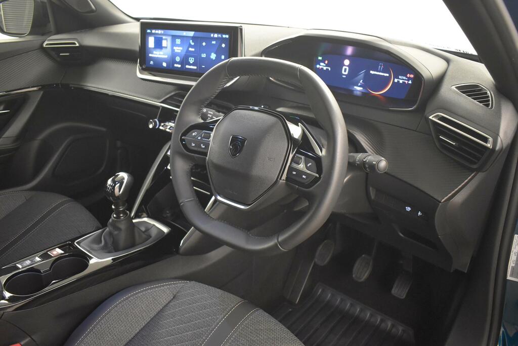 Peugeot 2008 1.2 Puretech 130 Allure YM74OAW Blue #2