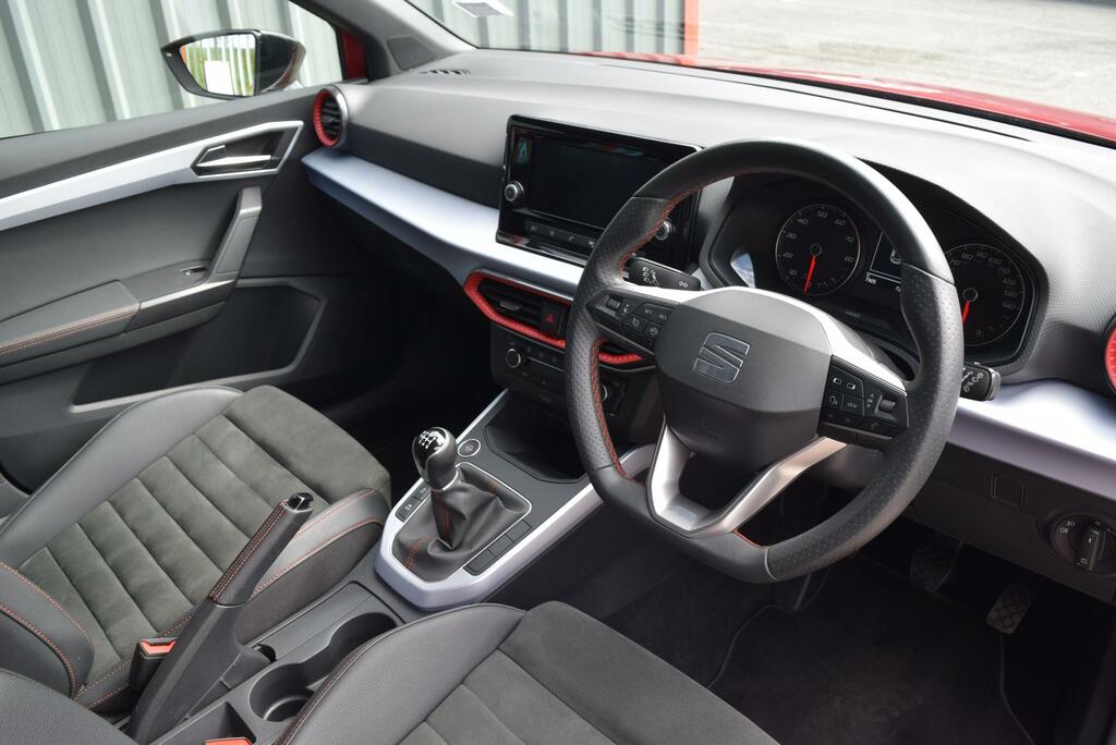 Seat Arona 1.0 Tsi 110 Fr Edition CU23UPO Red #3