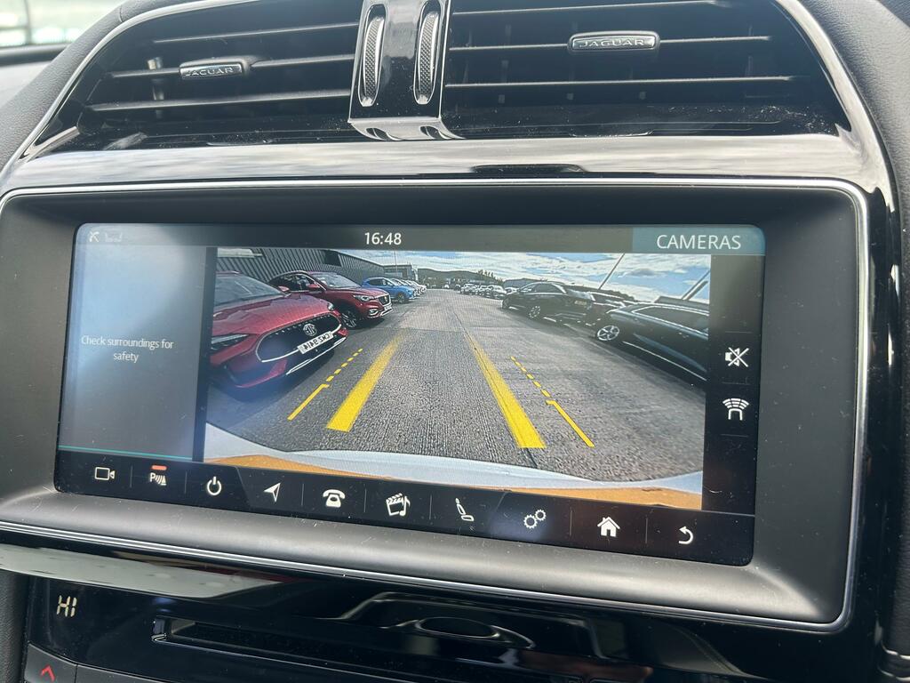 Jaguar F-Pace 2.0D 180 Chequered Flag Awd XHZ7157 White #5