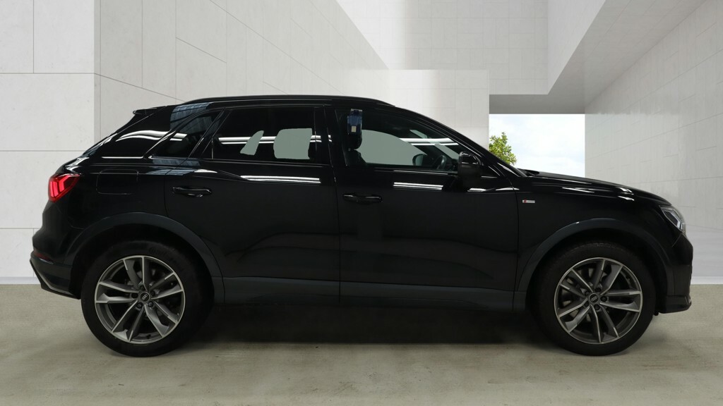 Audi Q3 45 Tfsi E Black Edition S Tronic DG23ZCK Black #2