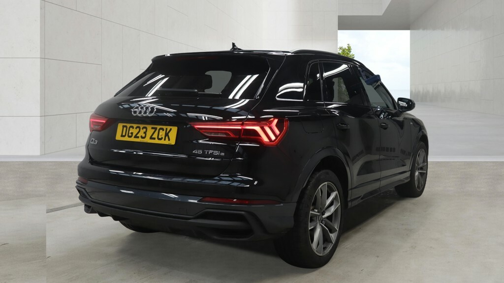 Audi Q3 45 Tfsi E Black Edition S Tronic DG23ZCK Black #4