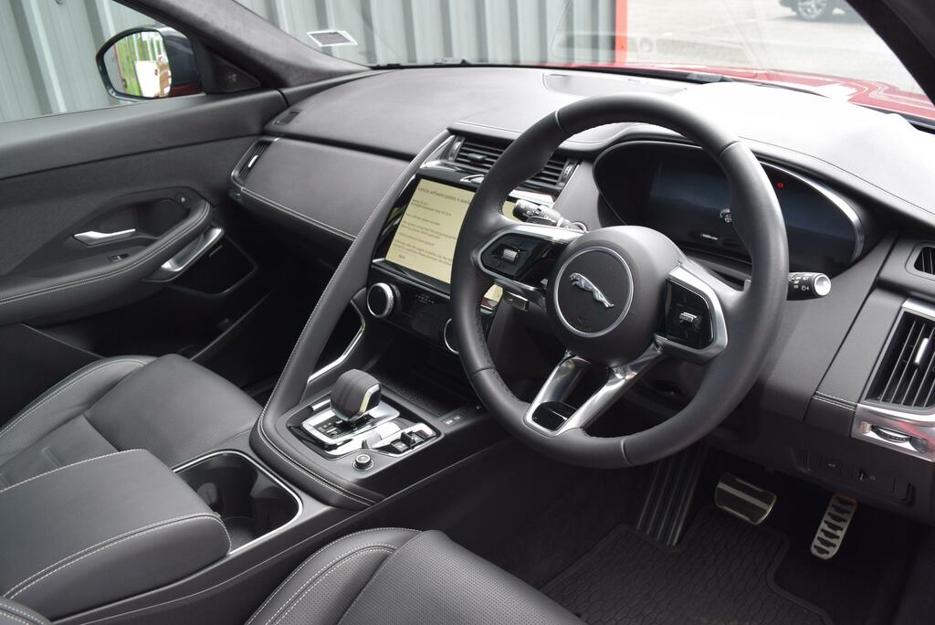 Jaguar E-Pace 2.0 D200 R-dynamic Hse Black YIG4502 Red #3