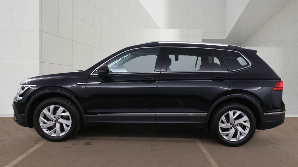 Volkswagen Tiguan Allspace 2.0 Tdi Life Dsg Black #5
