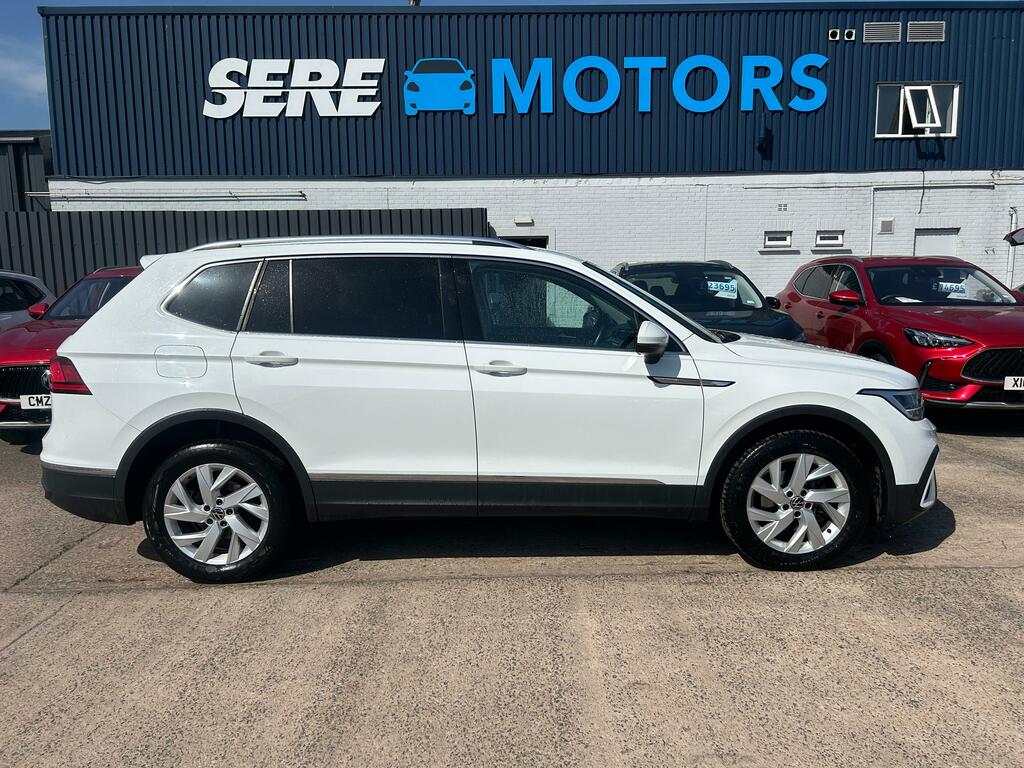 Volkswagen Tiguan Allspace 1.5 Tsi Life Dsg VXZ7897 White #2