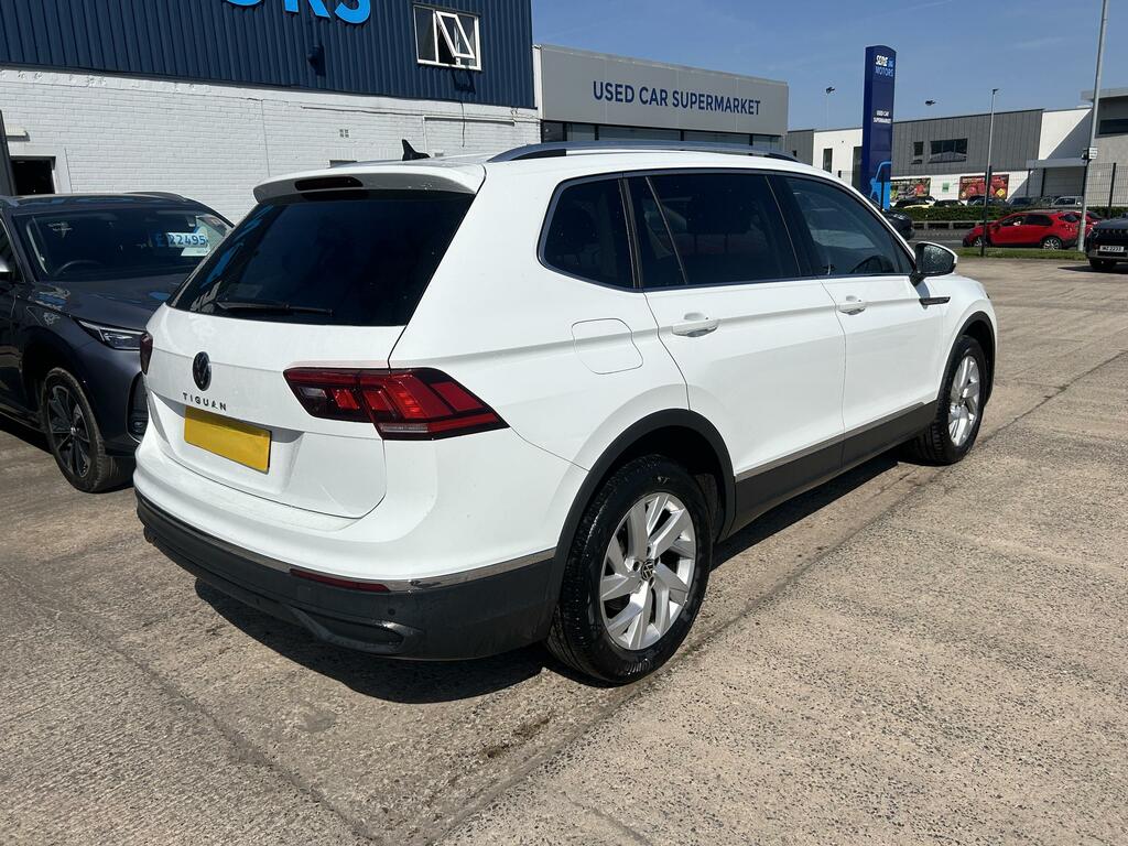 Volkswagen Tiguan Allspace 1.5 Tsi Life Dsg VXZ7897 White #4