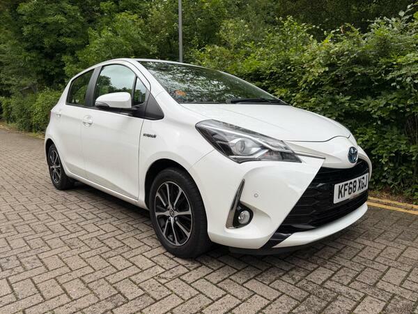 Toyota Yaris 1.5 Vvt-h Icon Tech E-cvt Euro 6 Ss White
