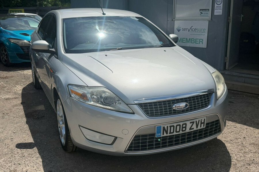 Ford Mondeo Hatchback Silver