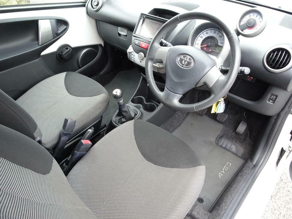Toyota Aygo 1.0 Vvt-i Mode Euro 5 YC14JVF White #3