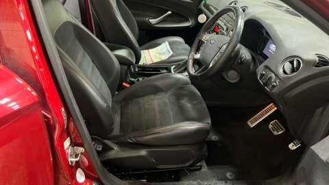 Ford Mondeo 2.0T Ecoboost Titanium Red