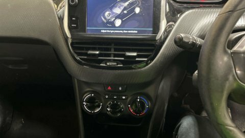 Peugeot 2008 1.2 Puretech Active MK67ZPY White #3