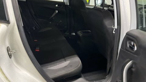 Peugeot 2008 1.2 Puretech Active MK67ZPY White #4