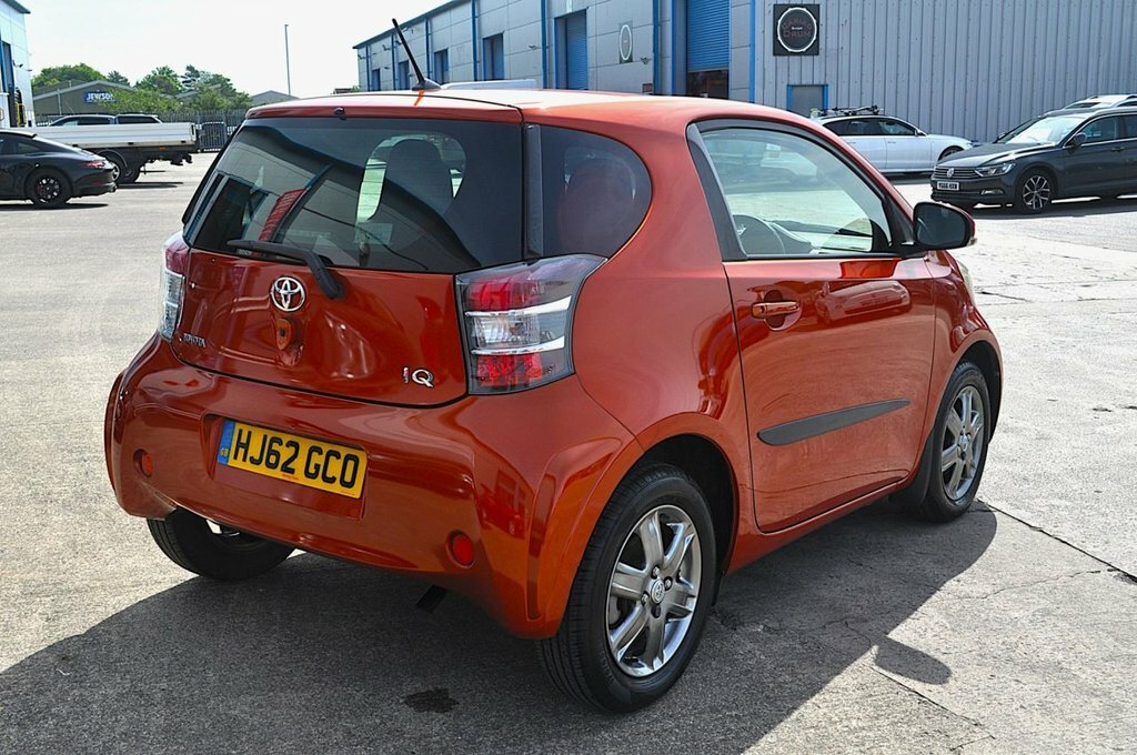 Toyota IQ 1L 2 Orange #3