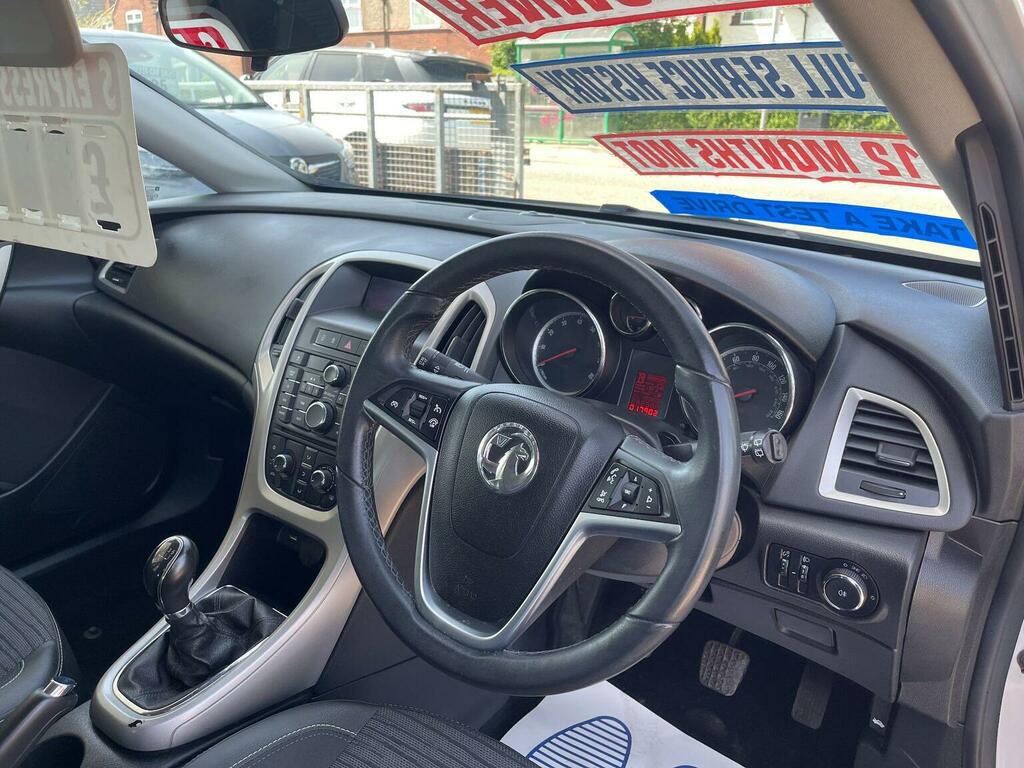 Vauxhall Astra Hatchback 1.6 16V Excite Euro 5 201414 Silver #6