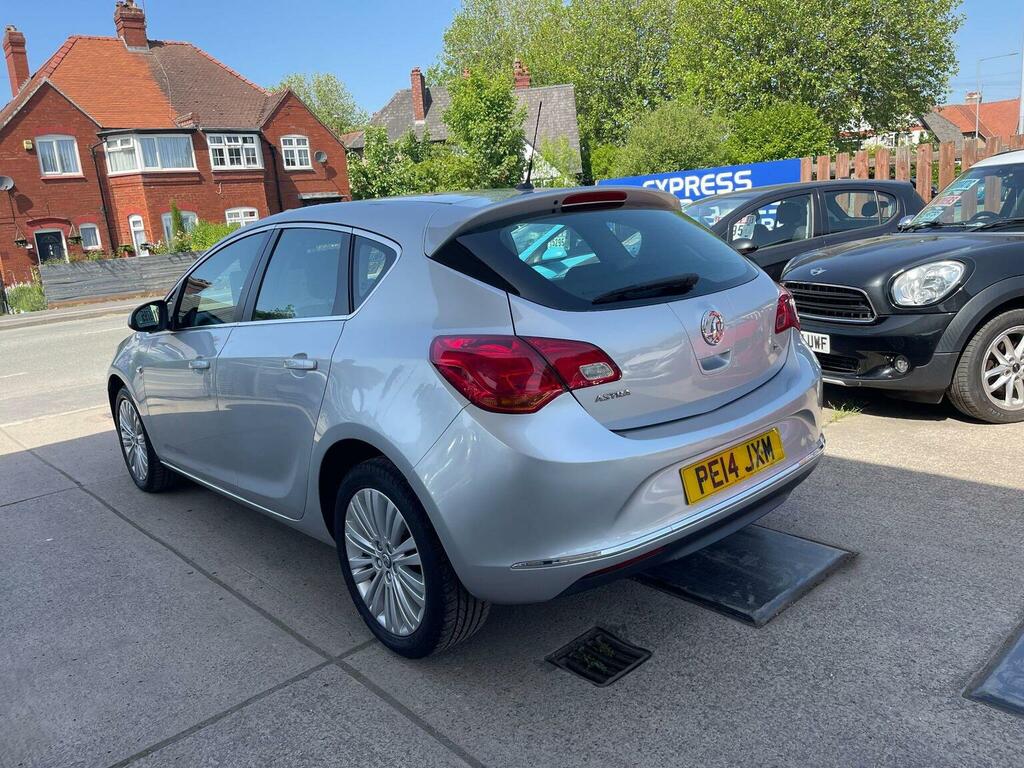 Vauxhall Astra Hatchback 1.6 16V Excite Euro 5 201414 Silver #5