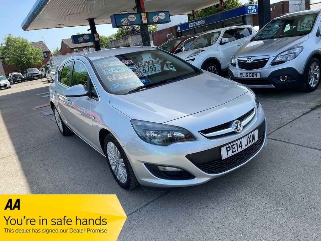 Vauxhall Astra Hatchback 1.6 16V Excite Euro 5 201414 Silver