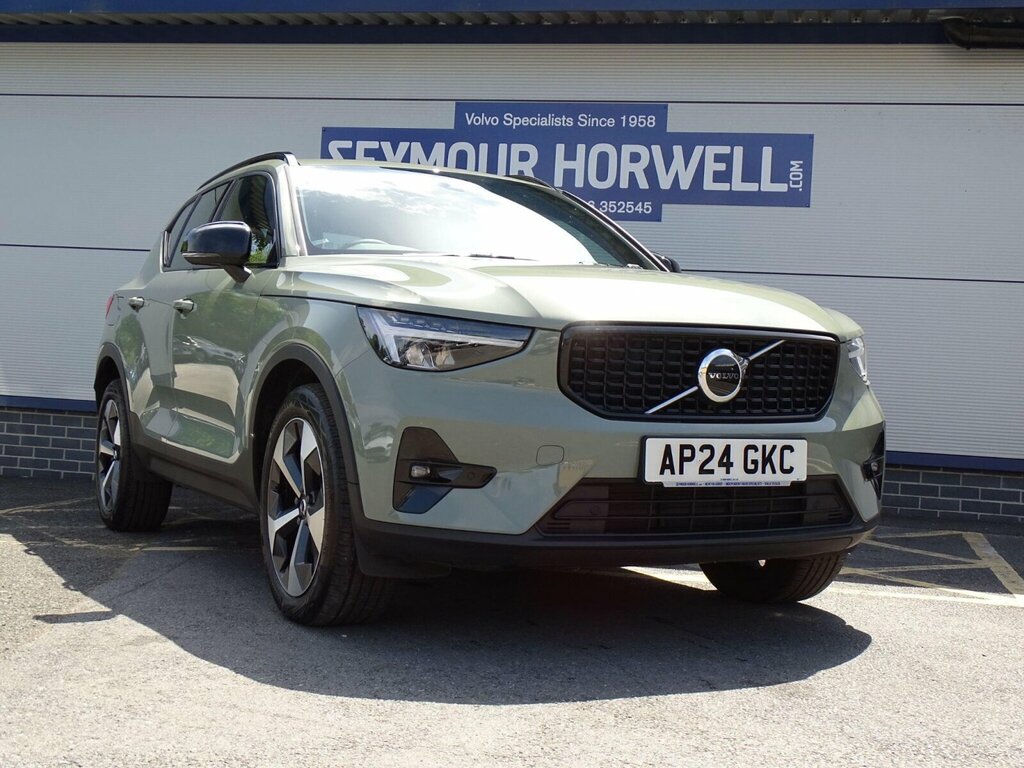 Volvo XC40 2.0 B3 Mhev Plus Dark Dct Euro 6 Ss Green